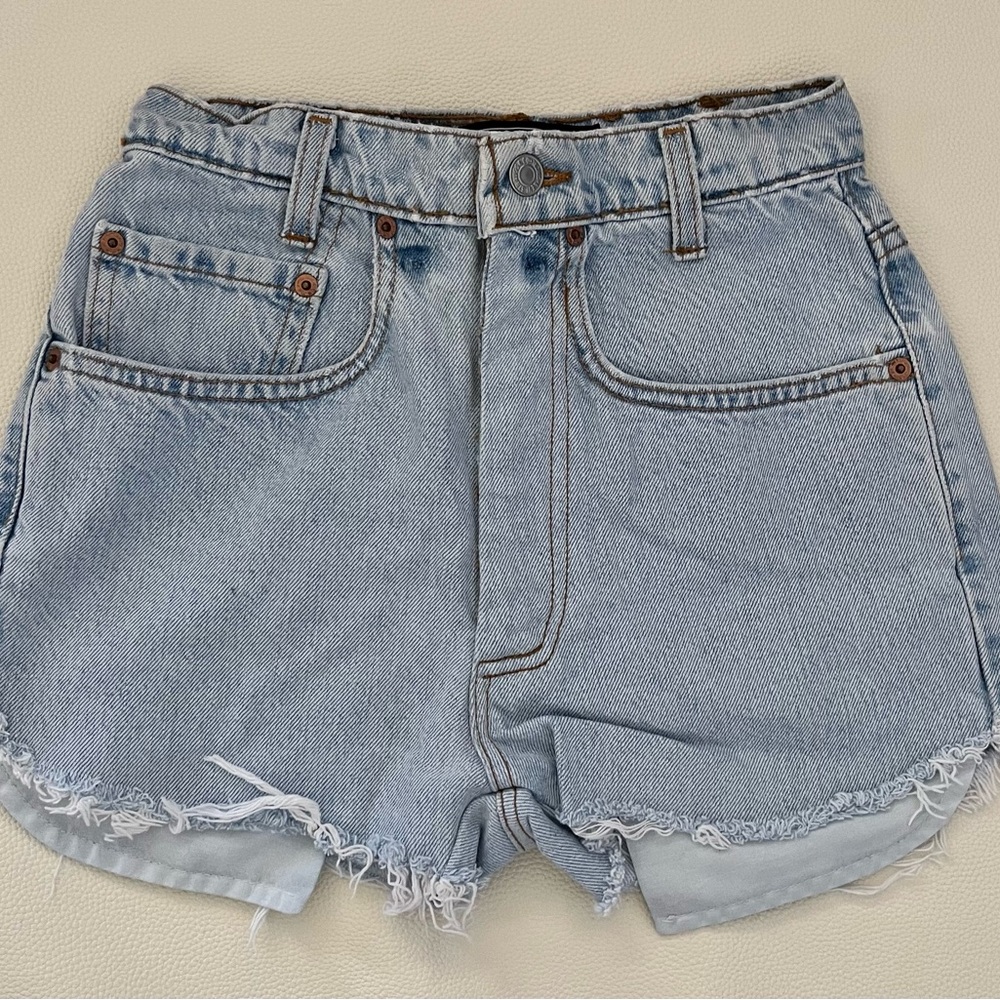 Vintage Levi’s denim shorts